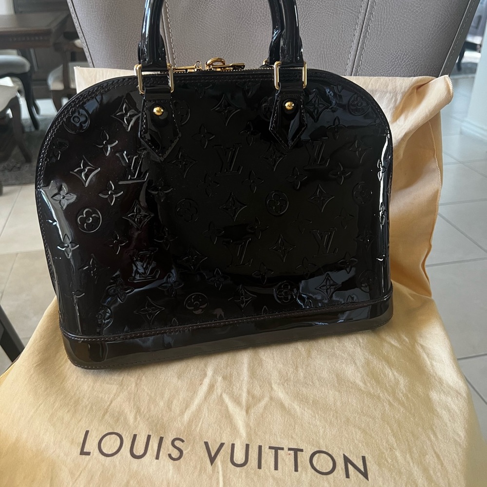 Louis Vuitton PM Alma Vernis